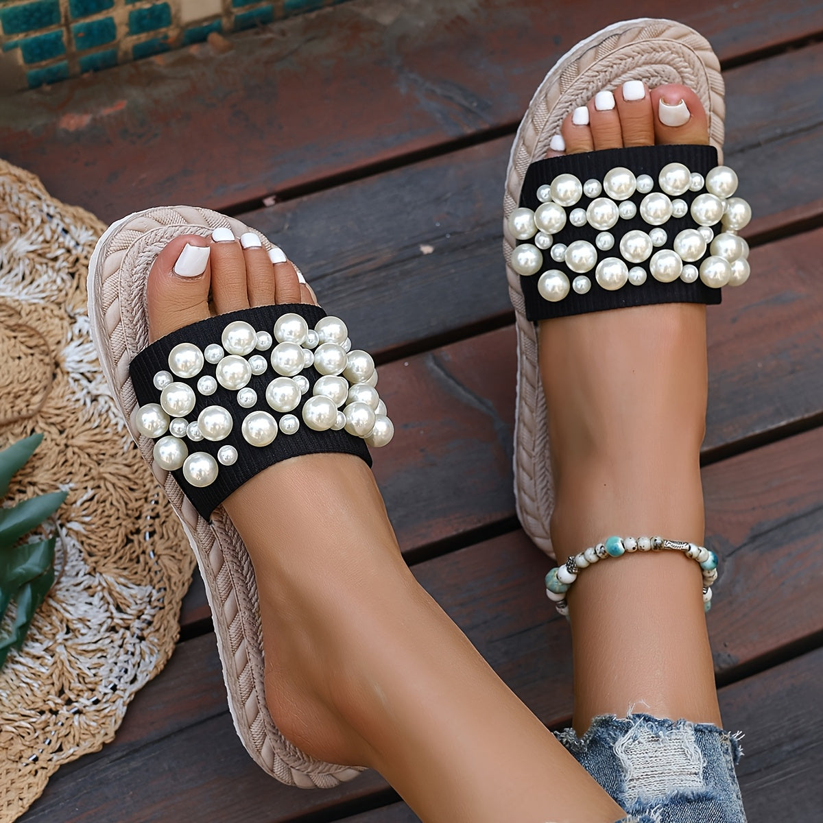 Lightweight Breathable Women's Slip-On Slide