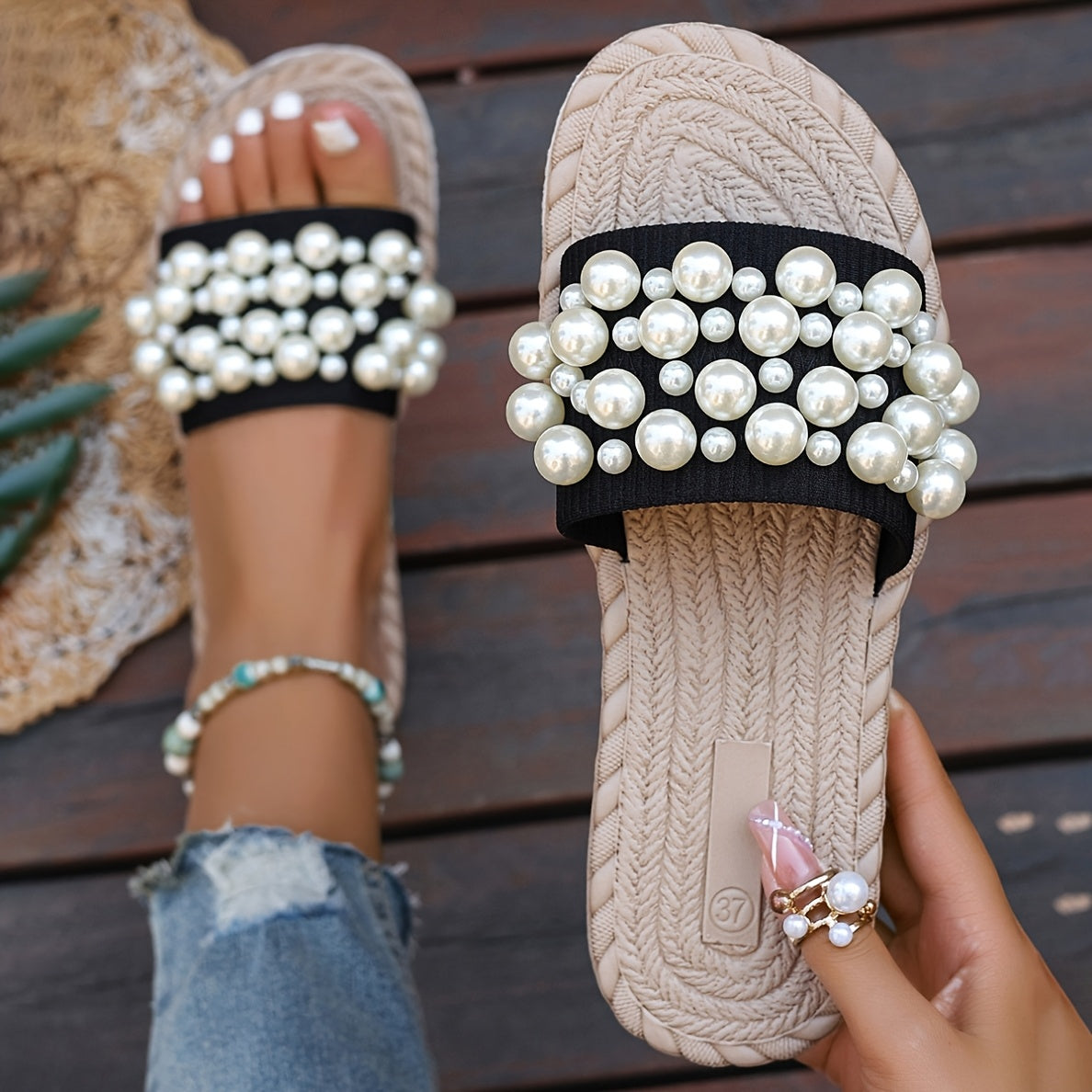 Lightweight Breathable Women's Slip-On Slide